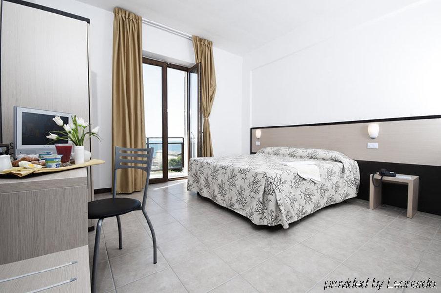 Hotel Rondine Marinella di Sarzana Exterior foto